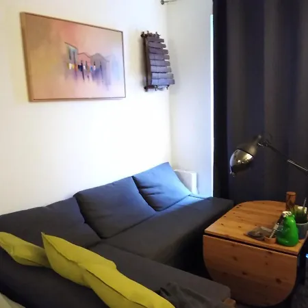 Cozy In Great Location *